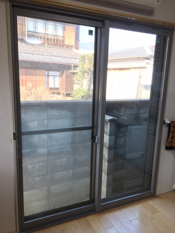 【神戸六甲店】寒くて、結露がひどいリビングの窓も内窓で解決！(神戸市灘区 O様邸)