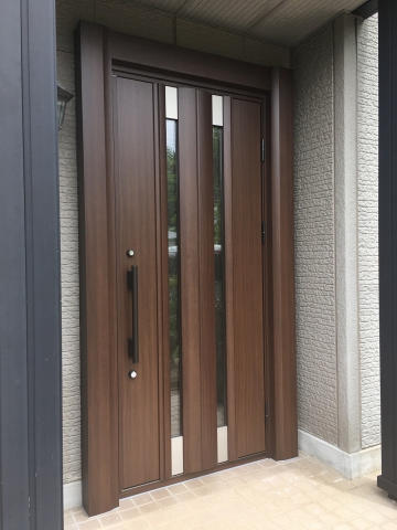 ドア交換でドア幅を広くして使いやすい玄関に♪(神戸市北区・S様邸)